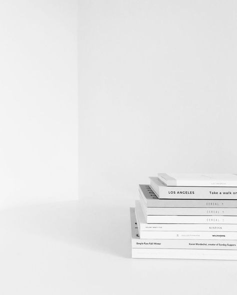 Minimalist Cream Wallpaper, White Minimalist Wallpaper, Photo Hilight Instagram, White Aestethic, Aesthetic Branding, Abstract Art Images, Candles Photography, White Books, Paper Background Texture