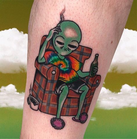 Alien tattoo by Karolina (@karolina.sylwia) from Scotland, Glasgow #txttoo #txttoo_scotland #scotlandtattoo #tattooscotland #glasgowtattoo #tattooglasgow #alientattoo 16 Tattoo, Piece Tattoo, Hippie Tattoo, Instagram Thoughts, Alien Tattoo, Geniale Tattoos, Spooky Tattoos, Psy Art, Tatuaje A Color