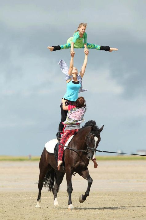 vaulting! Vaulting Equestrian, Horse Vaulting, Trick Riding, Horse And Human, Cowgirl And Horse, Horse Quotes, Equestrian Sports, Horse Equestrian, Horse Life