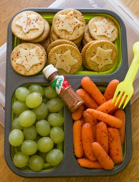 A lunch both mom and the little ones will approve.  Mini-Tajín is a must ;)/ La #lonchera con el sabor perfecto #Tajin Mini Tajin, Fruit Art, Kids Lunch, Special Occasion, Fruit, Tableware