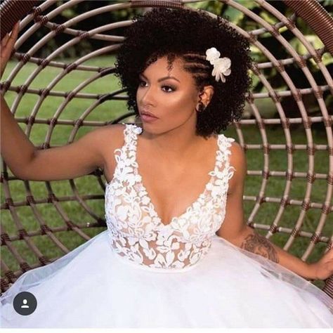 Natural Hair Styles For Black Women Wedding, Afro Wedding Hairstyles, Natural Hair Wedding, Black Brides, Cabello Afro Natural, Black Wedding Hairstyles, Natural Wedding Hairstyles, Natural Hair Bride, Curly Wedding Hair