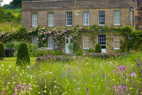 A Modern Garden in a Medieval Setting - Gardenista Arne Maynard, Contemporary Garden Design, Meadow Garden, Garden Designer, Contemporary Garden, Building Art, Stone House, English Garden, Architectural Digest