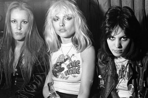 1970s Punk, Lita Ford, Deborah Harry, Punk Culture, Blondie Debbie Harry, Women Of Rock, Three Women, Riot Grrrl, Joan Jett