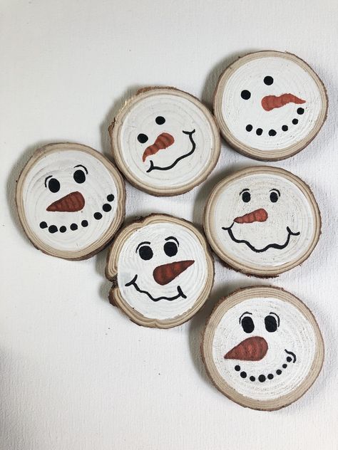 Wooden Slice Crafts Ideas, Christmas Decorations Wood Slices, Painted Snowman On Wood Ornaments, Wood Slice Snowmen, Snowmen Paintings On Wood, Ornaments With Wood Slices, Ornaments Out Of Wood Slices, Homemade Wood Slice Ornaments, Painting Snowmen On Wood