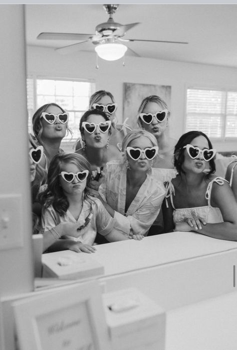 Bachelorette Party Pictures, Bride And Bridesmaid Pictures, Bachelorette Party Photo, Bridesmaid Poses, Bridesmaid Pictures, Bridesmaid Photoshoot, Wedding Portrait Poses, Party Photoshoot, Bridal Bachelorette Party