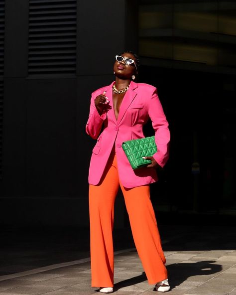 Hot Pink Color Block Outfit, Pink Color Block Outfits, Colorful Work Outfits, Pink Blazer Jeans, Pink Blazer Outfit, Blazer Ideas, All Pink Outfit, Blazer Outfit Ideas, Bright Blazer