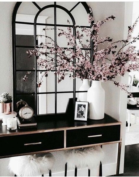 White Foyer, Entryway Modern, Interior Design Per La Casa, Target Home Decor, Foyer Design, Interior Modern, Western Home Decor, Cool Ideas, 인테리어 디자인