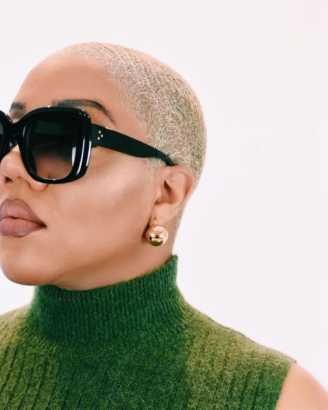 Bald Women Fashion Outfits, Headscarf Styles Bald, Shades Black Women, Accessories For Bald Women, Bald Black Women, Bald Women With Glasses, Bald Black Women Shaved Heads, Bald Women Fashion, Bald Hairstyles For Women