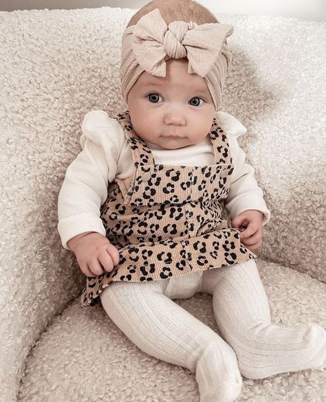 White Ankle Socks Outfit, Winter Baby Outfits Girl, Newborn Girl Winter Outfits, Baby Winter Outfits Girl, Little Baby Girl Outfits, Baby Girl Winter Outfits, Newborn Baby Girl Outfits, Baby Girl Style, Girls Winter Outfits