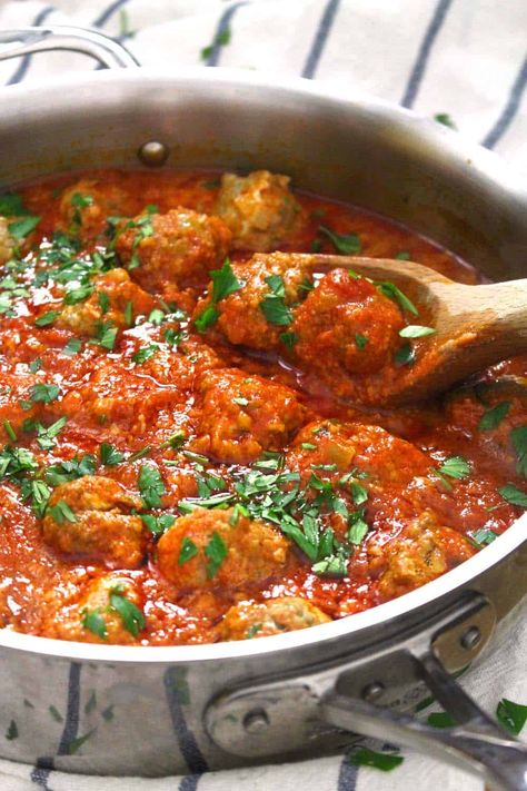 In this quick and easy version, meatballs are cooked by simmering in marinara sauce on the stovetop. With authentic Italian flavors, this is a simple yet elegant, no-fuss meal! Meatballs On Stovetop, Easy Spaghetti And Meatballs, Stovetop Meatballs, Homemade Meatballs Easy, Spaghetti Meatball Recipes, Homemade Meatballs Recipe, Meatballs Recipes, Meatball Marinara, Yummy Pasta