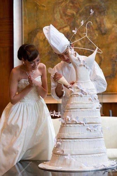 Pretty Pastries, Artistic Cake, Wedding Dress Shapes, Creative Wedding Cakes, Wedding Dress Cake, Bridal Shower Cakes, Amazing Wedding Cakes, Dress Cake, Unique Cakes