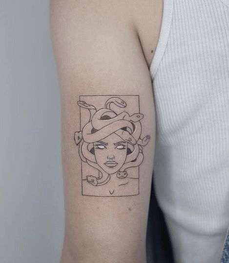 50+ Amazing Medusa Tattoo Ideas With Meanings - Tattoo Stylist Medusa Tattoo Ideas, Medusa Tattoos, Athena Tattoo, Medusa Tattoo Design, Medusa Tattoo, Tattoo Style Drawings, Line Art Tattoos, Tattoo Videos, Subtle Tattoos