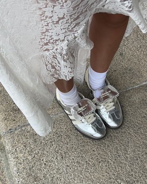 Silver Sneakers Outfit, Female Genius, Sofia Coelho, Pinterest Feed, Samba Outfit, Silver Sneakers, Wales Bonner, Shoes Photo, Shoe Inspo