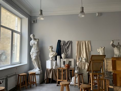 Art School Aesthetic, Art Studio Storage, Calm Room, Dark Academia Wallpaper, Sculpture Studio, Art Studio Space, Neoclassical Interior, Art Studio Room, Art Studio Design