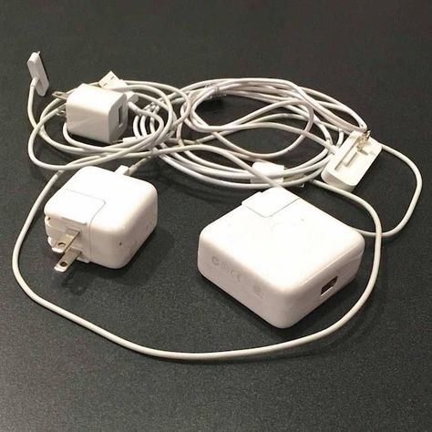 How To Tell Which Apple Charger To Use With Your iPhone/iPad/iPod/Watch Iphone Charger Cord, Ipad Charger, Apple Charger, Apple Mobile, Apple Phone Case, Apple Laptop, Laptop Charger, Apple Watch Models, Iphone Charger