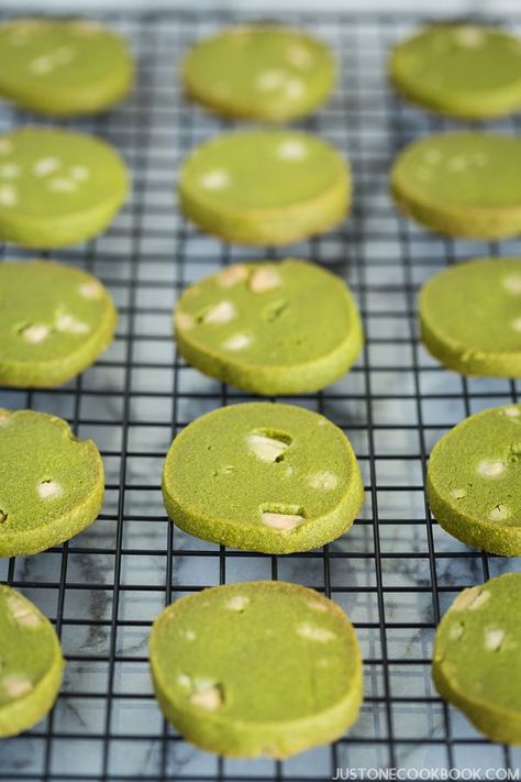 Tea Cookies Recipe, Green Tea Cookies, Matcha Green Tea Recipes, Just One Cookbook, Matcha Cookies, Green Tea Recipes, Easy Japanese Recipes, Matcha Recipe, White Chocolate Cookies