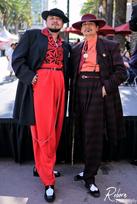 Zoot Suit Women, Zoot Suiters, Suit Black Men, 20s Mens Fashion, Estilo Cholo, Black Glamour, Zoot Suit, Glamour Outfit, 90s Inspired Outfits