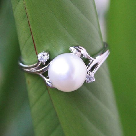 Pearl Ring Design, Natural Pearl Ring, Cultured Pearl Ring, Silver Pearl Ring, Wedding Ring Styles, Pearl Strands Necklace, Snow Princess, Handmade Jewelry Ring, Pearls Jewelry