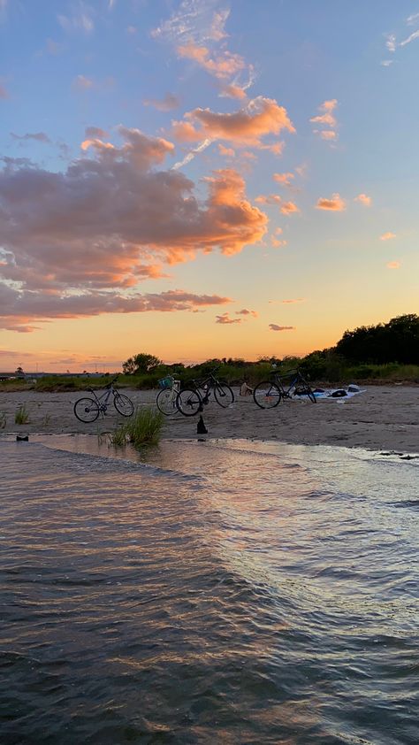 The End Of Summer Aesthetic, Summer Album Cover, Biking With Friends, End Of Summer Aesthetic, August Aesthetic, The Beach Sunset, Rasta Girl, Summer Beach Aesthetic, Summer Aesthetic Beach