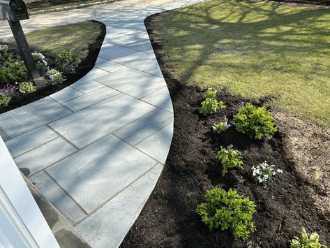 Pavestone Walkway Ideas, Pool Walkway Pathways, Cheap Walkway Ideas Diy, Cheap Walkway Ideas, Porch Walkway, Concrete Walkway, Walkway Ideas, Front Walkway, Walking Paths