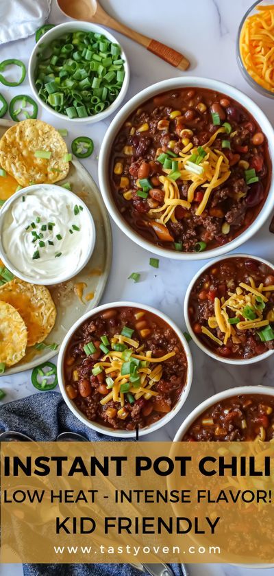 Kid Friendly Chili Recipe, Easy Instant Pot Chili, Instant Pot Chili Recipe, Chili Salmon, Chili Recipe Stovetop, Chili Easy, Instant Pot Chili, Beef Recipe Instant Pot, Ground Beef Chili