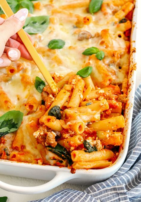 Healthy Baked Ziti - Eat Yourself Skinny Paleo Baked Ziti, High Protein Baked Ziti, Healthy Baked Ziti Recipe, Veggies High In Protein, Healthy Baked Ziti, Easy Mac N Cheese, Veggie Pasta Salad, Easy Baked Ziti, Ziti Recipes