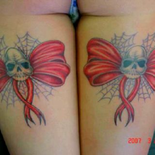 Bows Girly Skull Tattoos, Lace Bow Tattoos, Corset Tattoo, Bow Tattoos, Bow Tattoo Designs, Jewelry Tattoos, Tattoo Son, Garter Tattoo, Octopus Tattoos