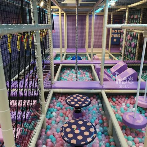 Cool Playground Ideas, Indoor Playroom Playground, Ball Pit Room, Sensory Playground, Fun Basement, Playing Room, Soft Play Centre, Indoor Playground Design, Trampoline Room