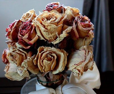 Dried Bouquet Wedding, Wedding Throw, Calla Lily Bouquet Wedding, Flower Boquet, Dried Roses, Diy Wedding Bouquet, Fall Wedding Flowers, Silk Flower Arrangements, Dried Flower Bouquet