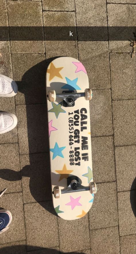 Deck Design Skateboard, Paintings On Skateboards, Simple Skateboard Design, Skateboard Deck Art Aesthetic, Paint Skateboard Ideas, Custom Skateboard Decks Art, Skate Deck Art Ideas, Skateboard Deck Ideas, Tyler The Creator Skateboard