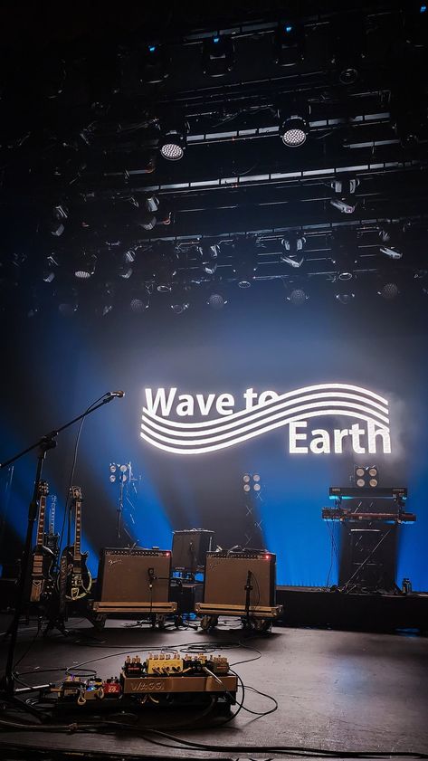 Wave 2 Earth Wallpaper, Wave To Earth Concert Outfit, W2e Wallpaper, Wave To Earth Concert, Wave To Earth Aesthetic, Wave To Earth Wallpaper, Wave To Earth, Earth's Core, Earth Song