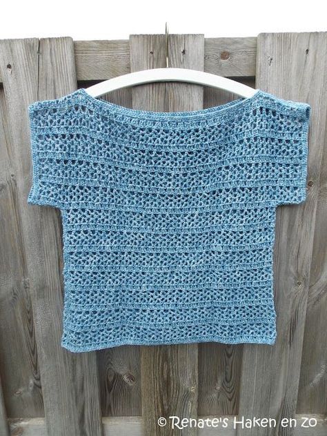 Gehaakt zomertruitje | Renate's haken en zo | Bloglovin’ Stylish Crop Top, Crochet T Shirts, Crochet Summer Tops, Summer Sweaters, Crochet Top Pattern, Sweater Crochet Pattern, Crochet Blouse, Crochet Crop Top, Summer Crochet