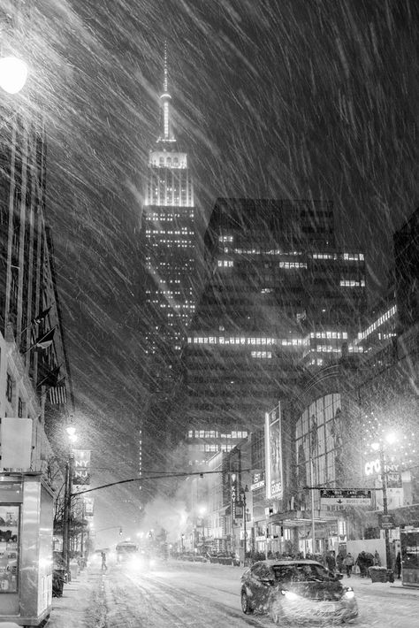 Christmas In New York Aesthetic, Wallpaper Winter, I Love Nyc, Gifts For Boyfriend, Christmas Gifts For Boyfriend, City Street, Concrete Jungle, Quick Guide, New York State