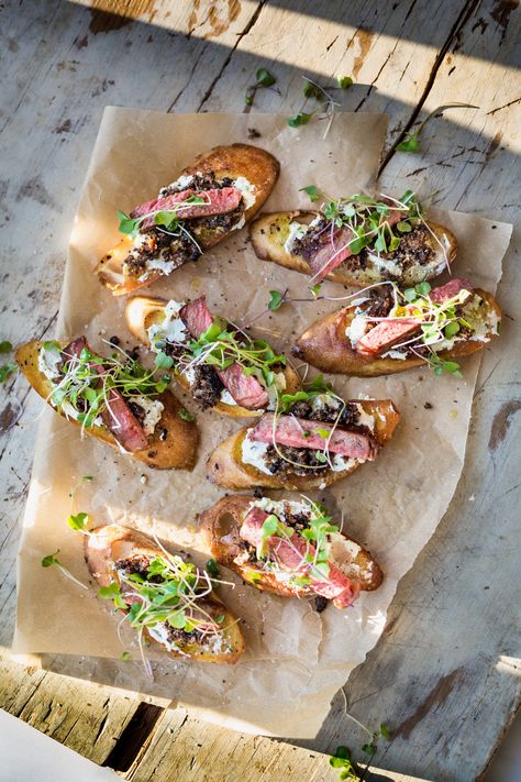 Tenderloin Crostini, Herbed Goat Cheese, Party Side Dishes, Tenderloin Steak, Micro Greens, Steak And Mushrooms, Party Dishes, Wedding Food, Beautiful Food