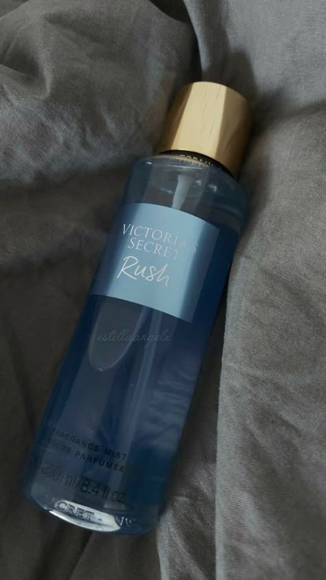 Victoria Secret Spray, Victoria Secret Perfume Body Spray, Samantha Harris, Perfume Victoria Secret, Profumo Victoria Secret, Victoria Secret Body Spray, Victoria's Secret Perfume, Victoria Secret Body Mist, Alat Makeup