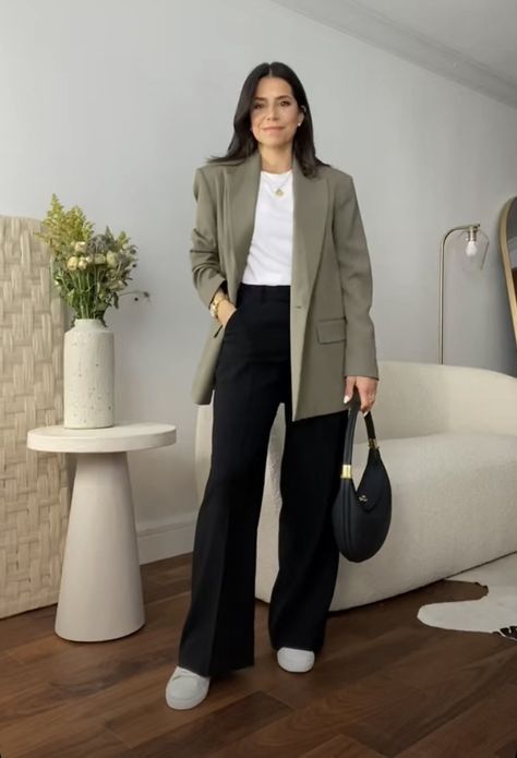 Casual Job Interview Outfit, Outfits Gothic, Outfits Jumpsuit, Outfits For 2023, Outfits Blazer, Outfit Midsize, Bohemian Outfits, Playsuits Outfit, Aesthetic Business