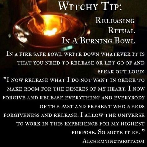 Witchy Tip Magickal Tips, Witch Tips, Witchy Tips, Witch Rituals, New Moon Rituals, Witch Spirituality, Grimoire Book, Full Moon Ritual, Wiccan Spell Book