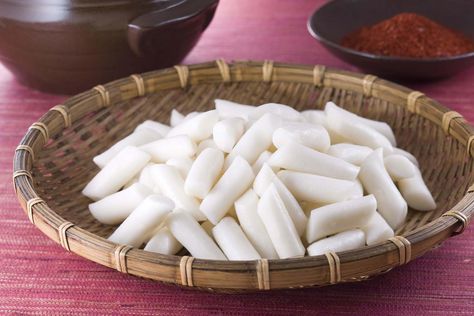 Korean Rice Cake Day - Garaetteok Celebration Tteokbokki Recipe, Sweet Sticky Rice, Korean Rice Cake, Rice Cake Recipes, Korean Rice, Korean Cooking, Beef And Noodles, Rice Cakes, Food Cakes