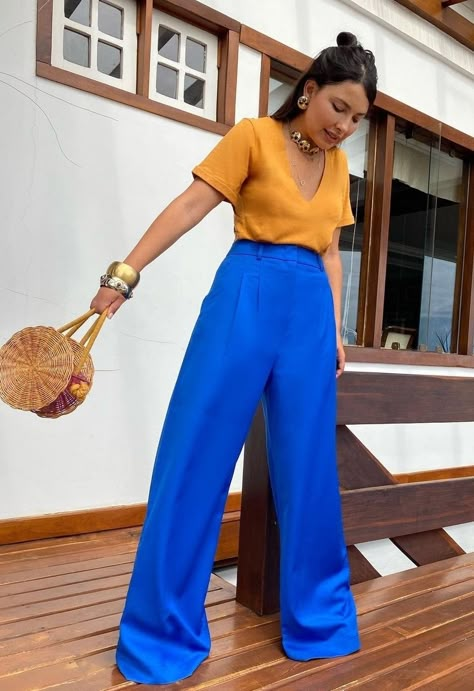 Colourblock Outfit, Royal Blue Pants Outfit, Electric Blue Pants, Bright Blue Pants, Blue Pants Outfit, Color Combos Outfit, Color Blocking Outfits, Blue Outfit, Blue Pants