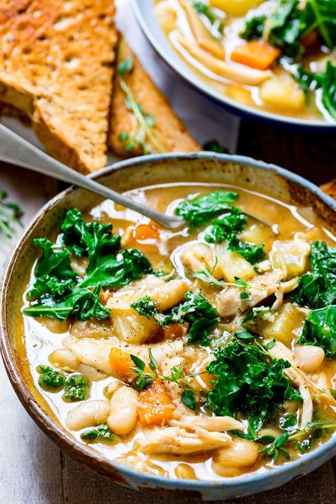 Tuscan Style Chicken Soup - Nicky's Kitchen Sanctuary Healthy Chicken Soup Recipes, Soup Recipes Uk, Soup With Veggies, Chicken Tuscan, Healthy Chicken Soup, Tuscan Soup, Diy Easy Recipes, Tuscan Chicken, Hearty Soup