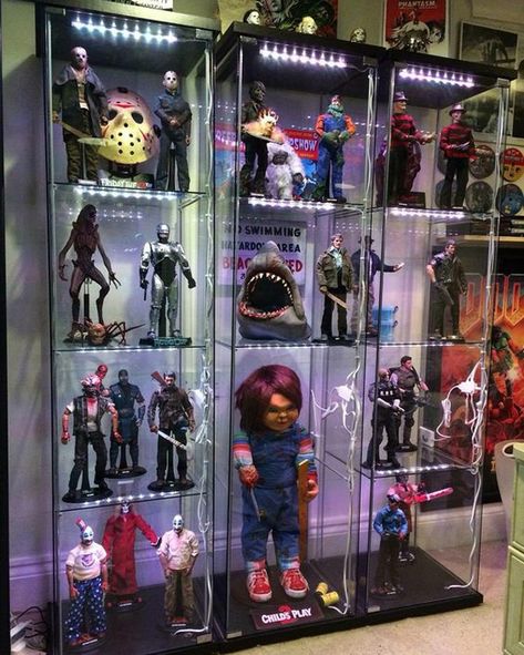 25 Cool Ways To Action Figure Display | Home Design And Interior Horror Movie Collection Room, Horror Movie Figures, Horror Collection Display, Horror Collection Room, Movie Collection Display, Action Figure Display Ideas, Horror Room Aesthetic, Horror Room Ideas, Horror Movie Room