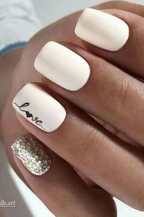 30+ Romantic DIY Valentines Day Nail Art Designs to Set Pulses Racing - HubPages Nagellack Trends, Valentine Nail Art, Romantic Nails, Nail Designs Valentines, Her Nails, Bride Nails, Pretty Nail Art, Short Acrylic Nails Designs, Pretty Acrylic Nails