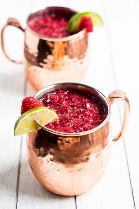 Mule Cocktails, Moscow Mule Cocktail, Moscow Mules, Moscow Mule Recipe, Mule Cocktail, Summer Coolers, Mule Recipe, Raspberry Vodka, Refreshing Cocktail