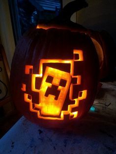 Minecraft Halloween Pumpkins, Pumpkin Carving Minecraft, Creeper Pumpkin Carving, Pumpkin Carving Ideas Minecraft, Minecraft Creeper Pumpkin, Fortnite Pumpkin Carving, Minecraft Carved Pumpkin, Minecraft Pumpkin Carving, Creeper Pumpkin