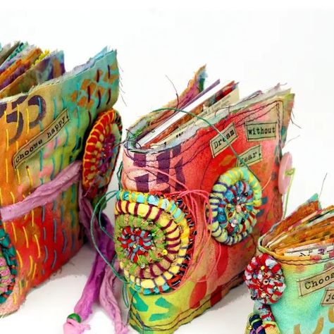 Fabric Books How To Make, Stitch Pots, Textile Journal, Fabric Journal, Fabric Books, Fabric Book Covers, Textile Art Embroidery, Art Journal Cover, Diy Journal Books