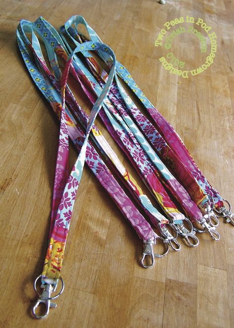 Have Fabric Scraps? Here's 21 Ways to Use Them Up! Lanyard Tutorial, Scrap Fabric Projects, Fabric Lanyard, Sew Ins, Beginner Sewing Projects Easy, Crafts To Make And Sell, Sewing Projects For Beginners, Easy Sewing Projects, Diy Couture