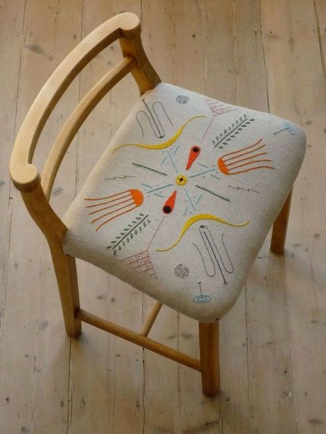 자수 디자인, Take A Seat, Embroidery Inspiration, Handmade Home, Original Drawing, Textile Art, Home Remodeling, Fiber Art, Stools