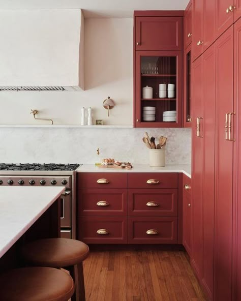 How To Incorporate The 'Unexpected Red Theory' Into Interior Design Kitchen Red Cabinet, Oxblood Kitchen, Red Cabinets Kitchen, English Kitchen Cottage, Red Rustic Kitchen, Dark Red Kitchen, Maroon Kitchen, Artsy House, Open Concept Kitchen Dining Living Room