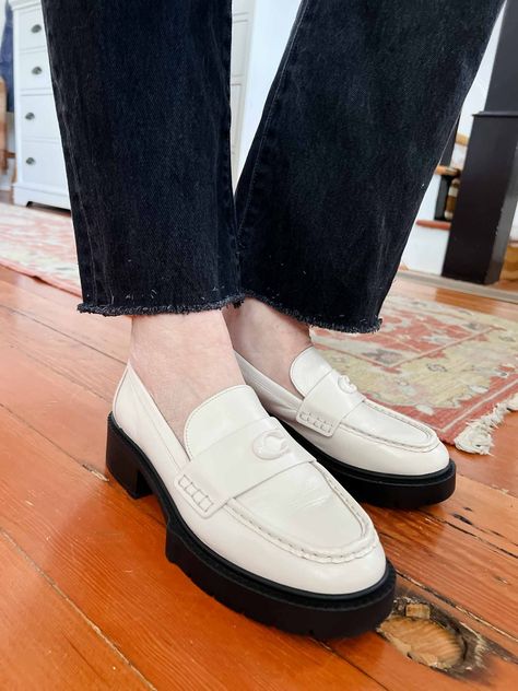 How To Style White Loafers, White Lug Sole Loafers Outfit, White Chunky Loafers Outfit Women, Ivory Loafers Outfit, Lugsole Loafer Outfits, Franco Sarto Loafers Outfit, White Chunky Loafers Outfit, Coach Loafers Outfit, Lug Sole Loafers Outfit