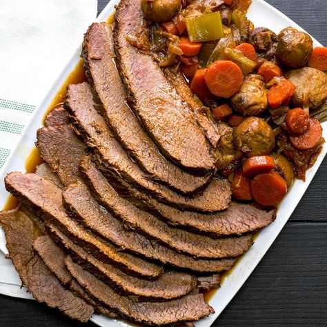 Hanukkah Brisket, Jewish Brisket Recipes, Jewish Brisket, Hannukah Recipes, Hanukkah Party, Brisket Recipe, Hanukkah Food, Healthy Holiday Recipes, Brisket Recipes